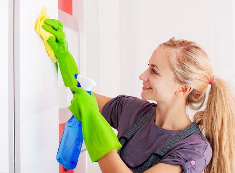 Airbnb cleaner preparing a guest-ready rental property in Collierswood